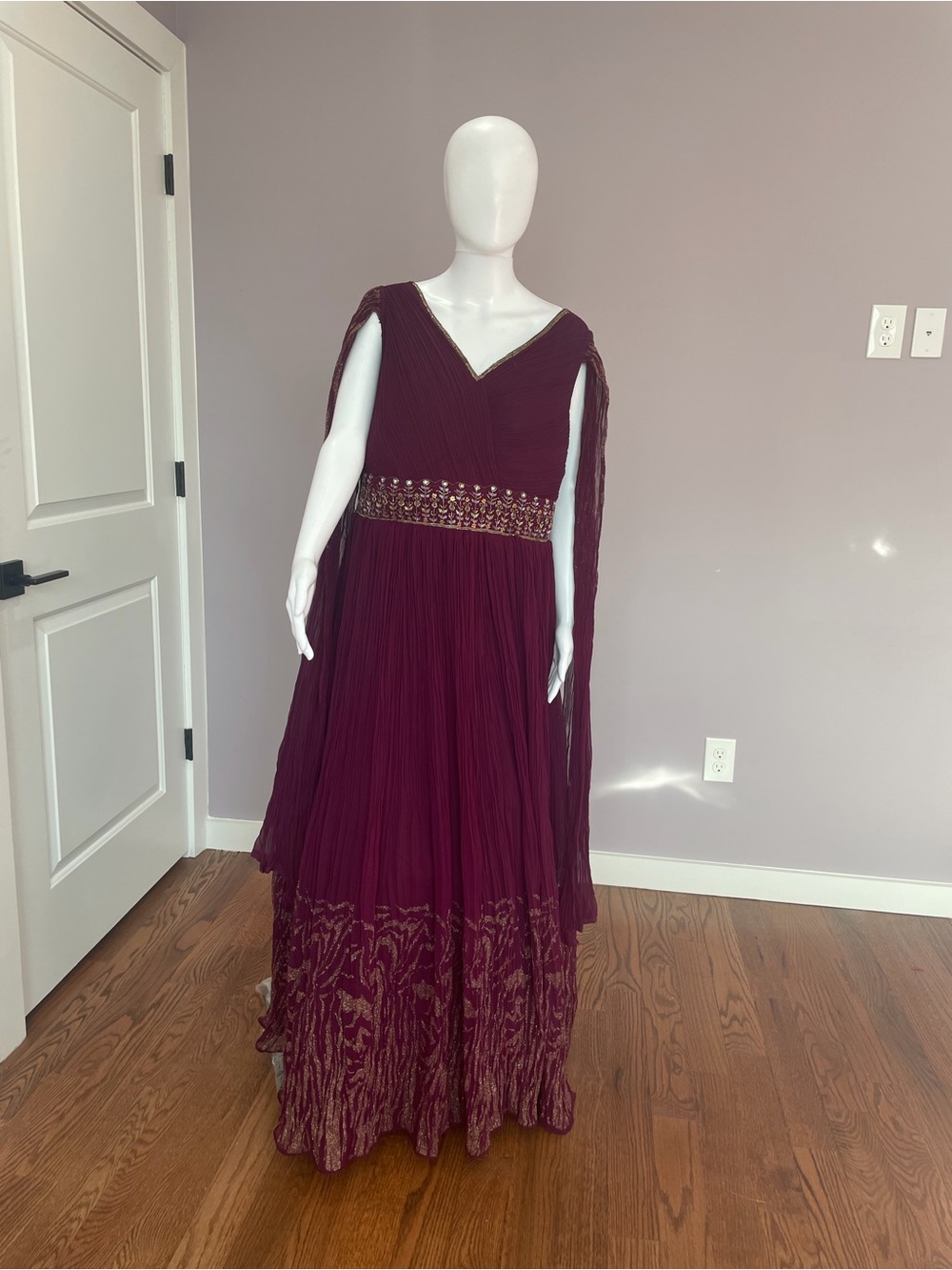 Elegant Burgundy V-Neck Evening Gown